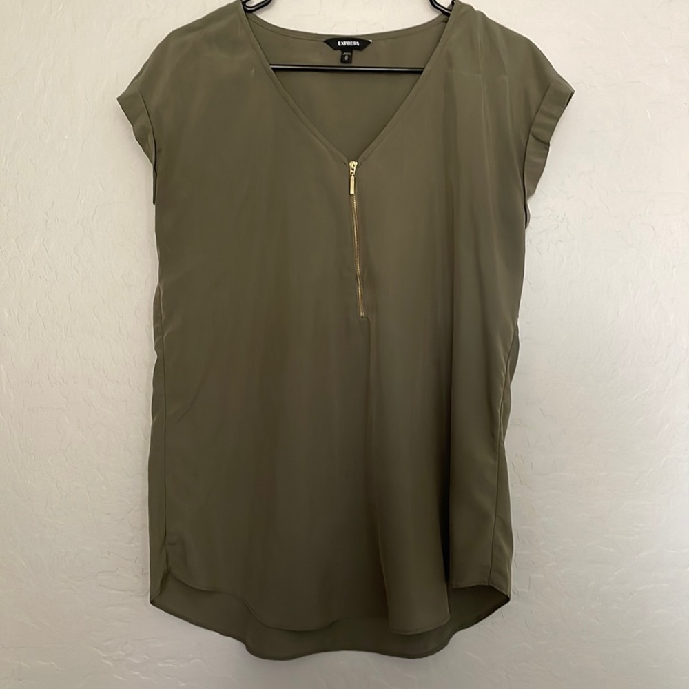 Women’s short sleeve top